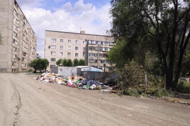 Свалка на ул. Фучика. Орск, 06.07.2020