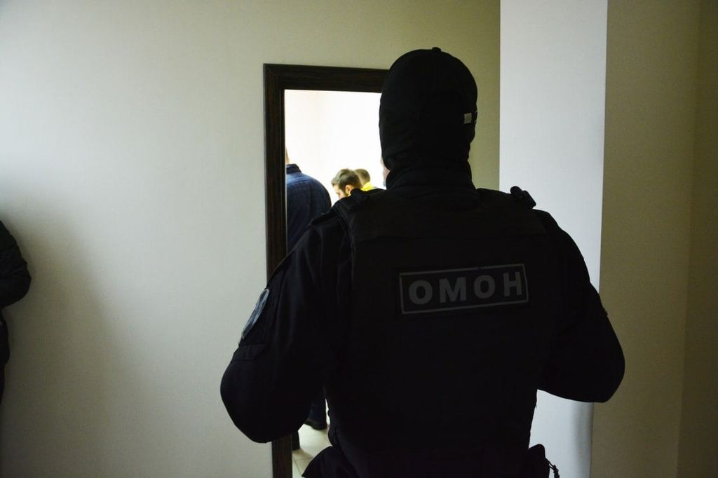 Сотрудники правоохранительных органов в дошкольных и школьных учреждения Оренбурга. Фото: УМВД России по Оренбургской области
