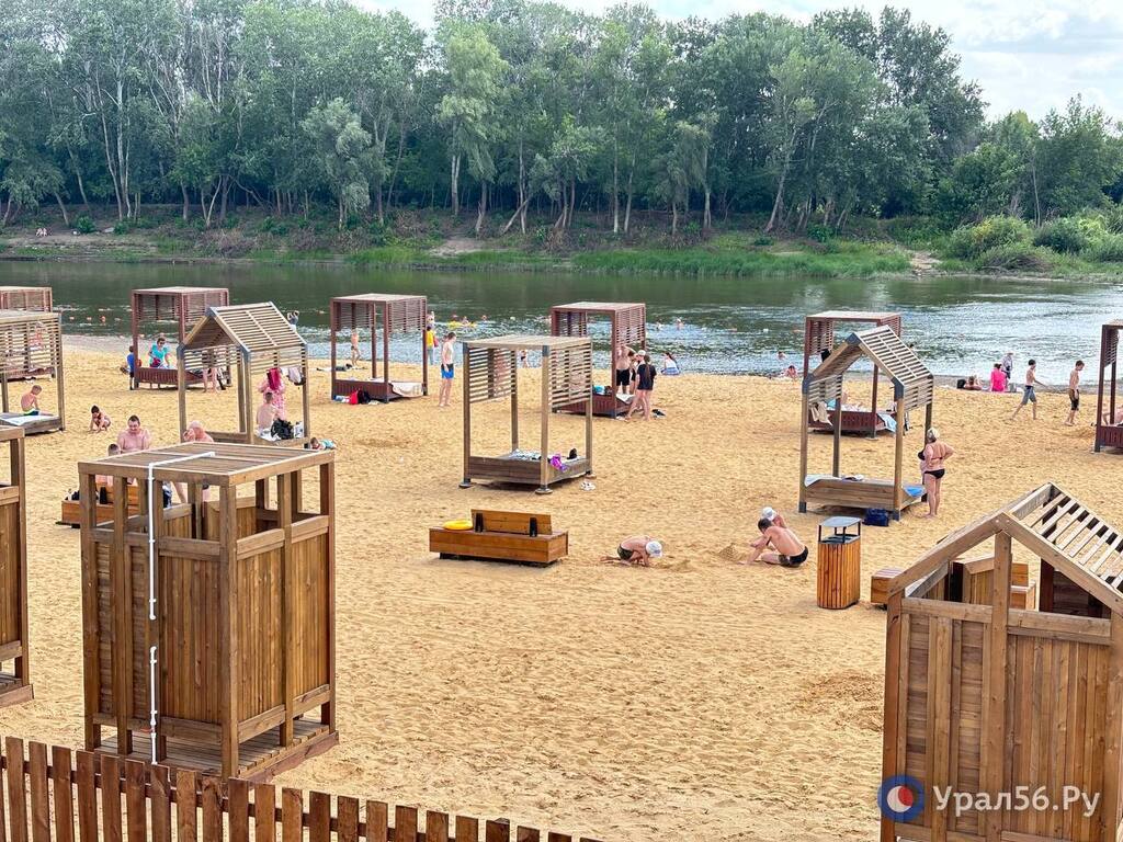 Оборудованный пляж в Оренбурге. Фото из архива