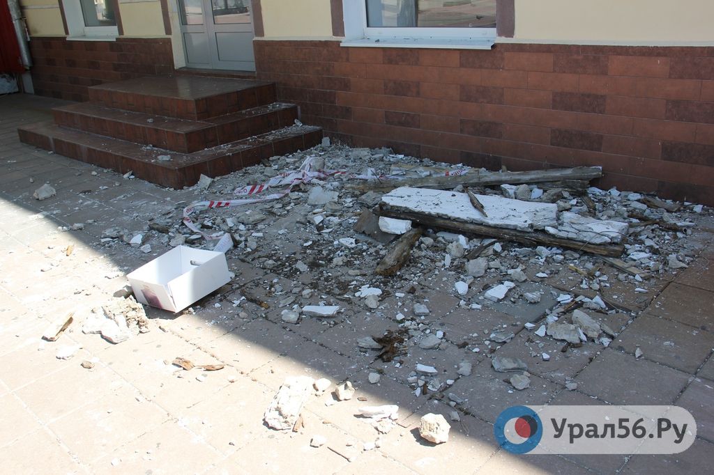 Возле дома №