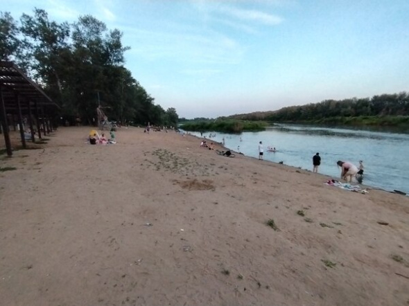 В Оренбурге ищут девочку-подростка, которая могла утонуть на пляже у Красной площади
