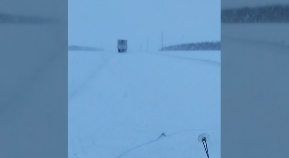 «Без острой необходимости лучше не ехать»: На трассе Оренбург – Орск снежный накат, «каша» и техника