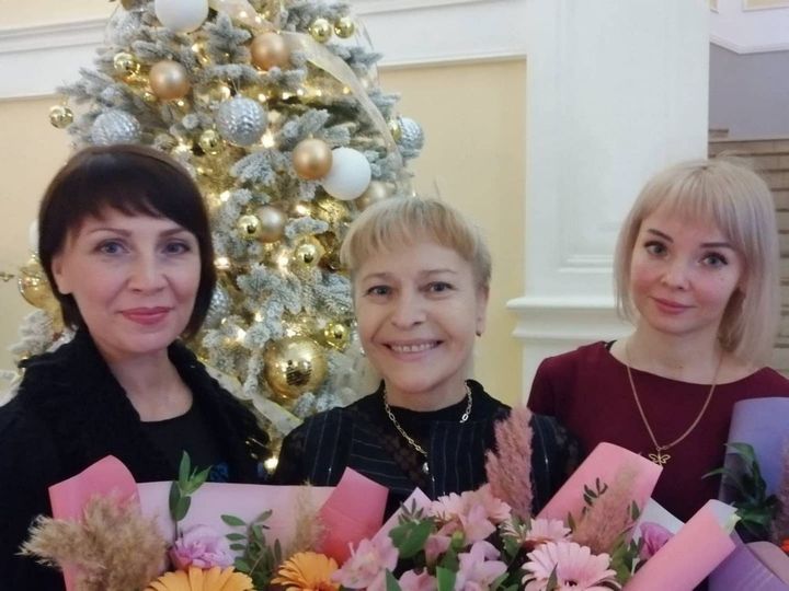 Награжденный главный художник муниципального театра кукол «Пьеро», фото пресс-службы администрации Оренбурга