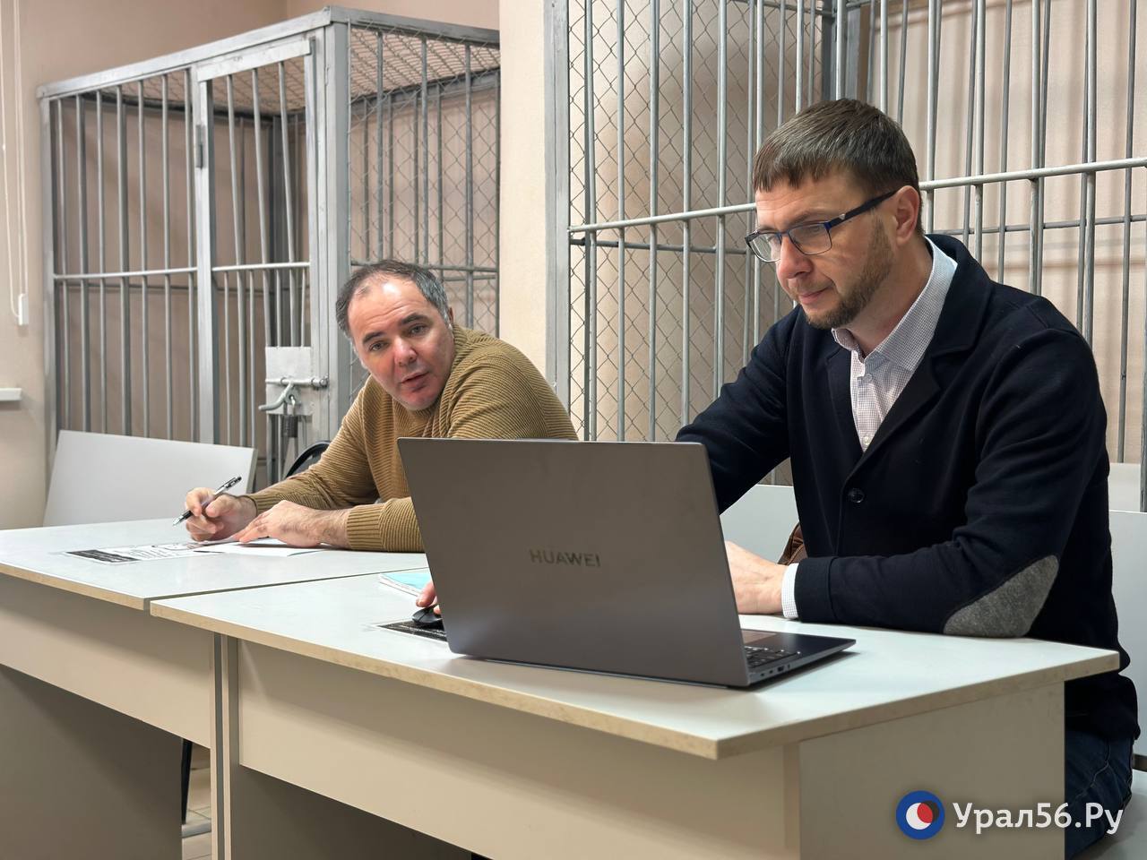 Экс-министр и адвокат в зале суда 17 декабря 2025 года