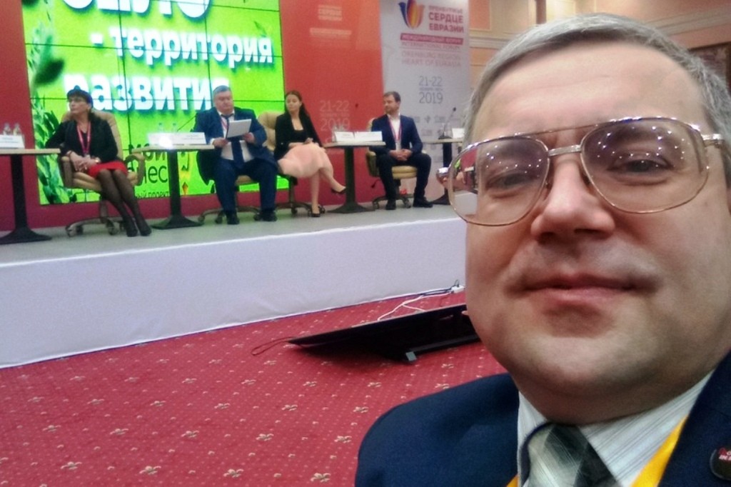 Селфи Евгения Ларина, которое он сделал во время форума. Фото: vk.com