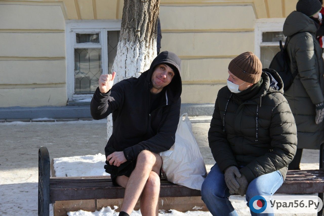 Оренбургский блогер Морж во время митинга
