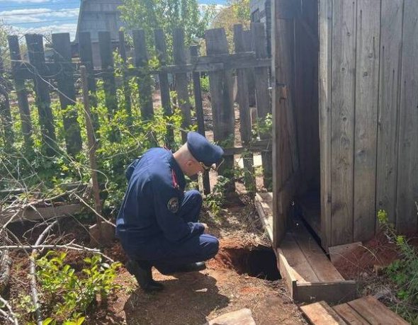 В Оренбурге зарубили топором и выбросили в выгребную яму 61-летнего мужчину