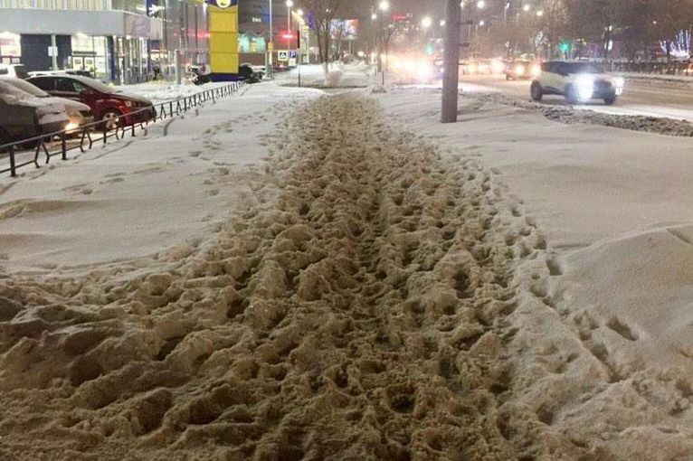Тротуар в Оренбурге, фото: Типичный Оренбург 