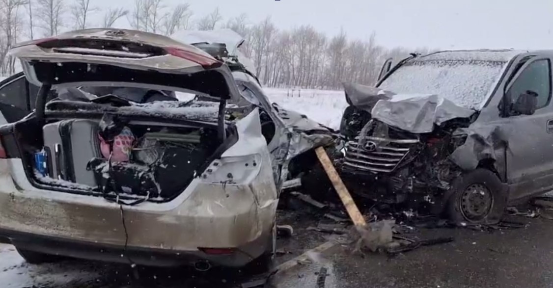 На месте аварии. Фото: УМВД России по Оренбургской области