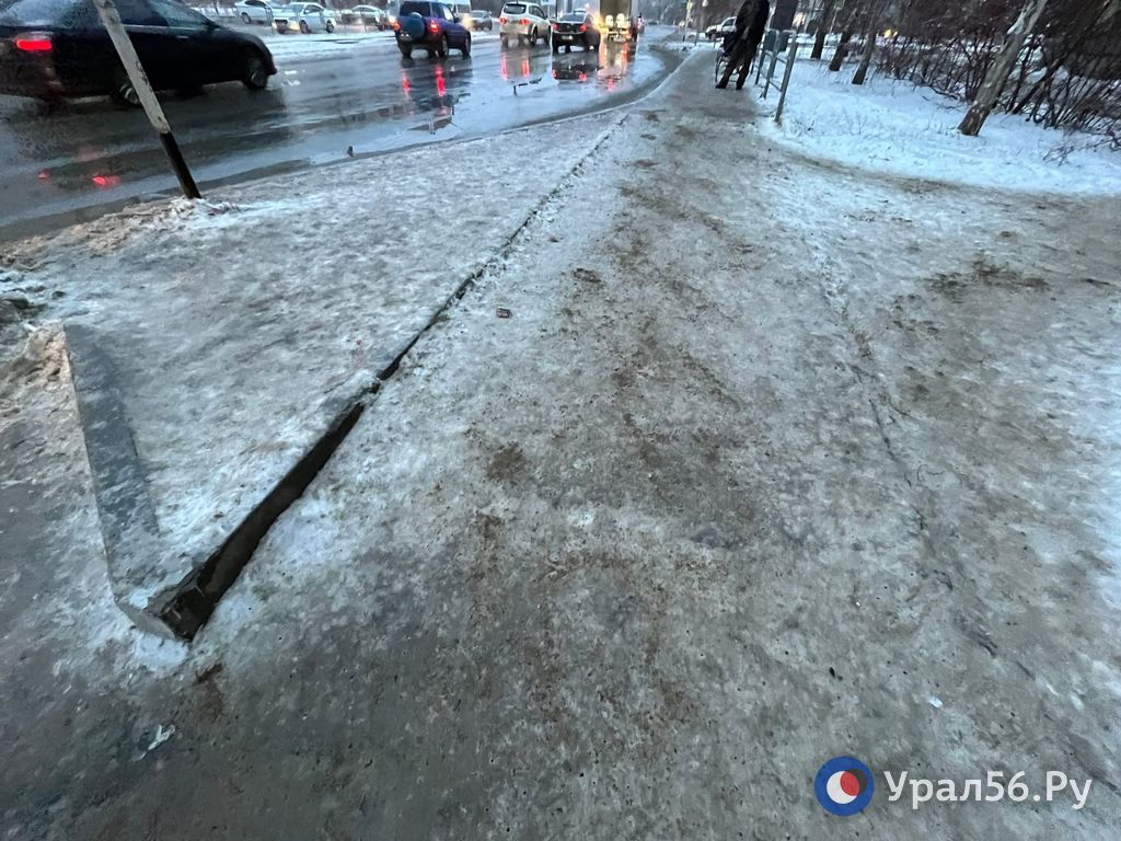 На остановке в Орске