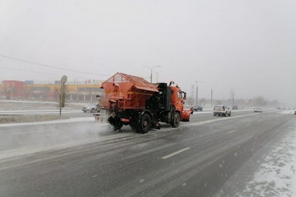 Этой зимой улицы Оренбурга будут убирать 174 спецмашины 