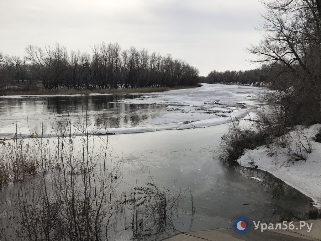 Река Урал в Орске, 27.03.2024