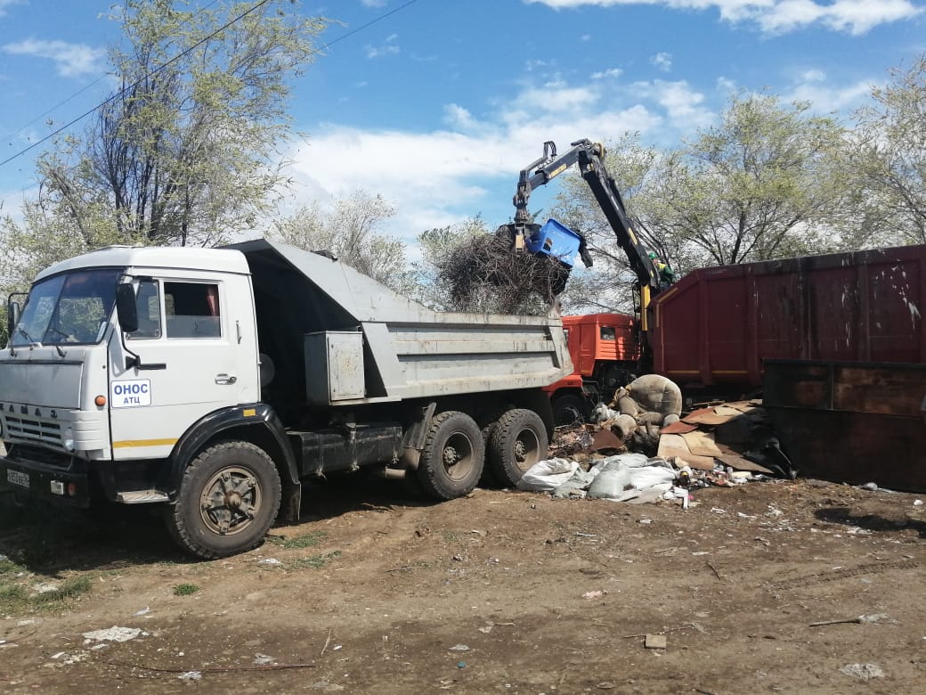 ПАО «Орскнефтеоргсинтез» оказывает жителям города помощь в вывозе мусора