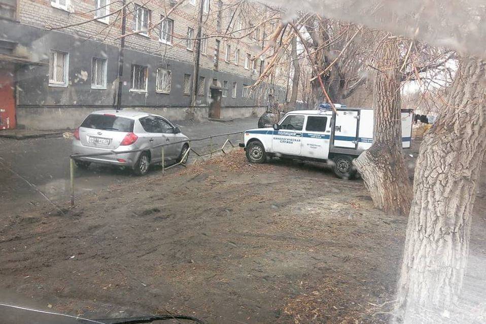 В Орске оцепили многоэтажку на проспекте Никельщиков. Фото из Facebook Лилии Грачевой