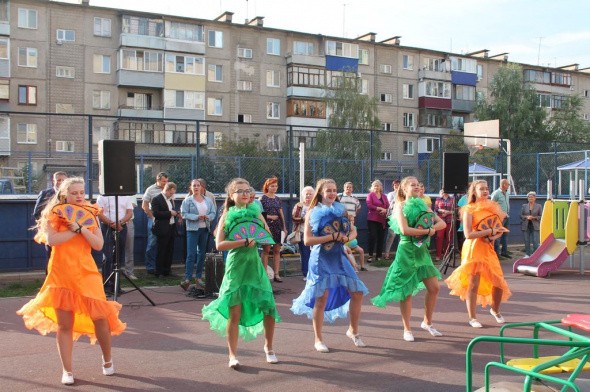 Во дворах Орска состоялись праздничные мероприятия в честь Дня города