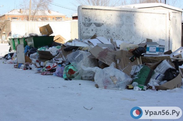 В Новотроицке нет подрядчика для вывоза бытового мусора