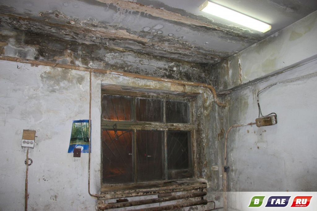 В гараже для автомобилей