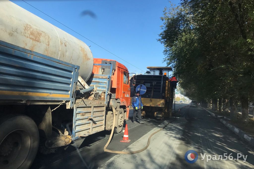 Работа техники на пр. Ленина в Орске, 12.10.2023
