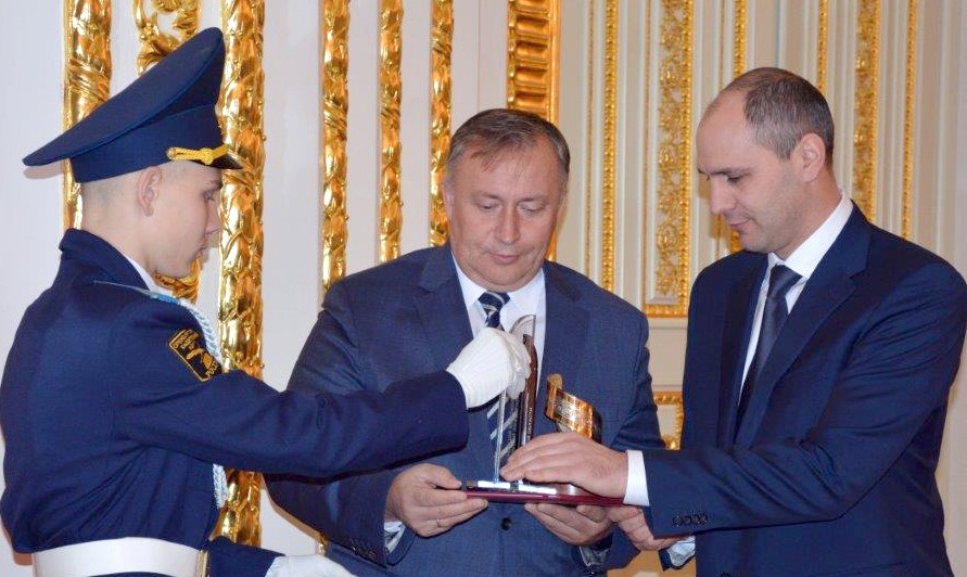 Филиалу «Россети Волга» - «Оренбургэнерго» вручен бронзовый знак «Лидер экономики 2019»
