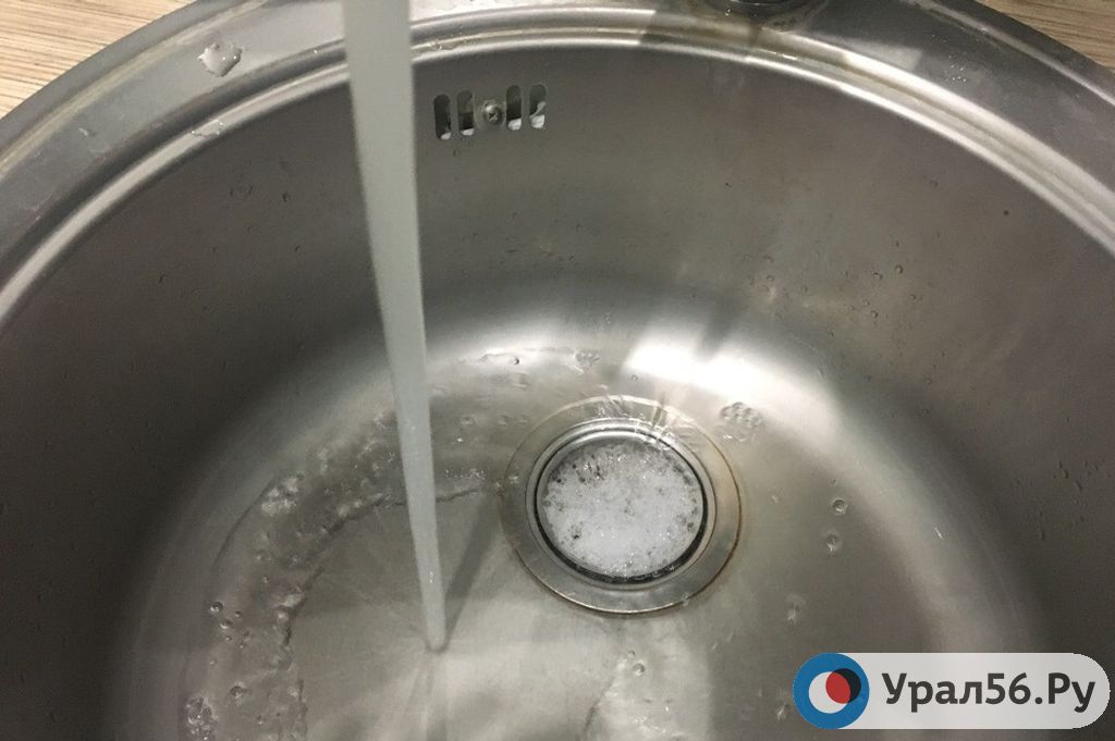 В Оренбурге на некоторых улицах отключат горячую воду, фото из архива