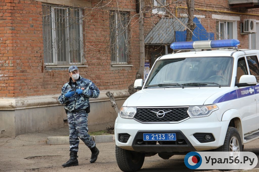 Мужчину, который ночью выкрал из частного дома Орска ювелирные украшения, задержали в Челябинске