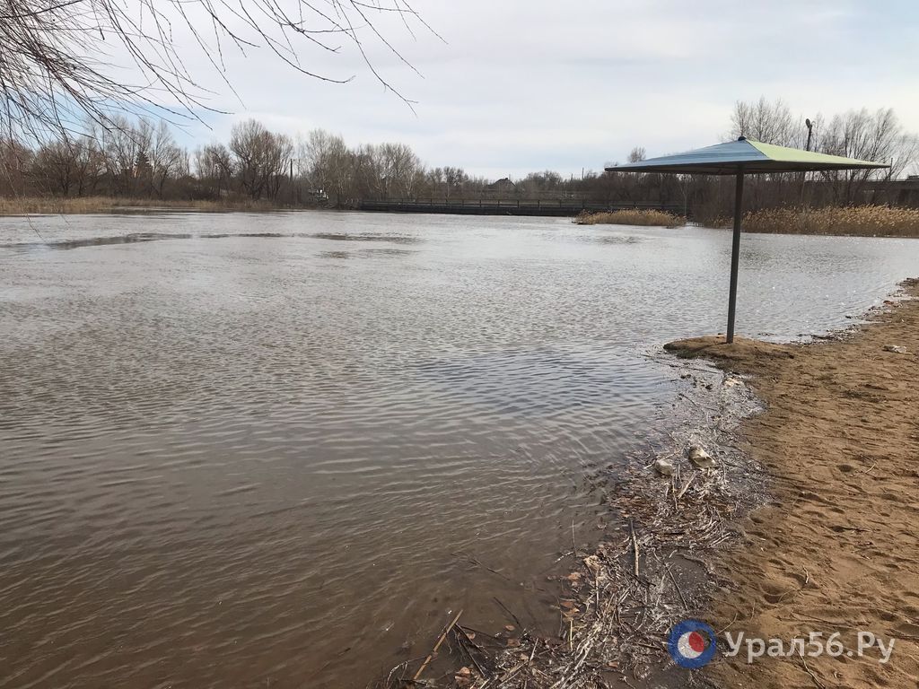 Детский пляж на р. Урал в Орске, 03.04.2023