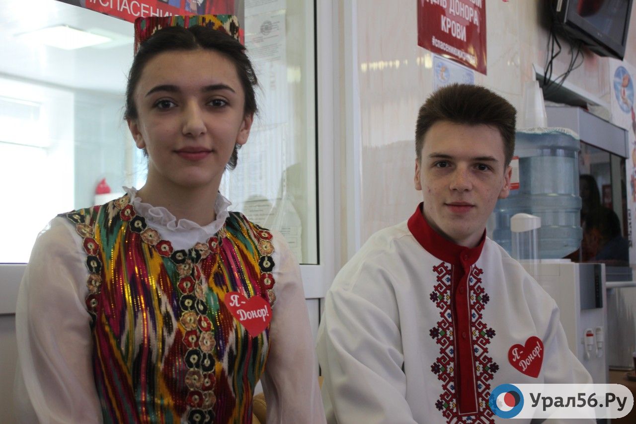 Участники акции-эстафеты «Спасению жизни говорим мы «Да!», Оренбург