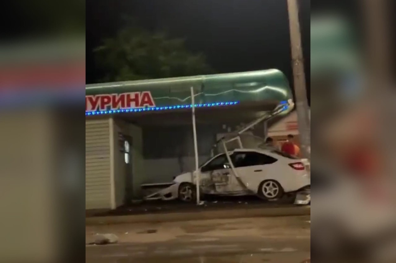 ДТП на остановке Мичурина