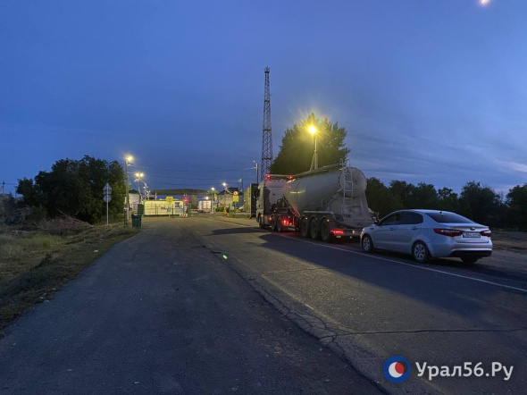 На границе с Казахстаном в Оренбургской области появилась пробка. Обзор пунктов пропуска «Сагарчин» и «Орск»