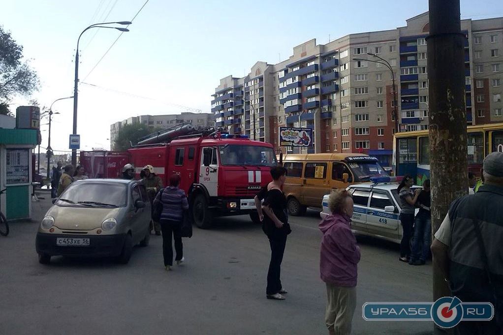 В Орске на пешеходном переходе ВАЗ-2110 сбил двух девушек