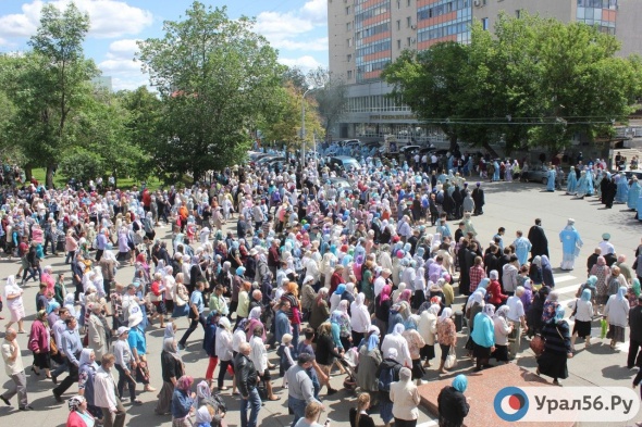 Более 1500 человек приняли участие в крестном ходе в Оренбурге