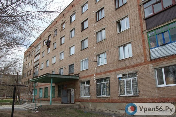 В Орске 3 общежития не могут подготовиться к зиме: жильцы разъехались на заработки