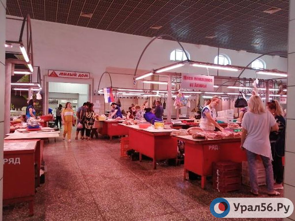Мясной павильон на рынке «Авангард» в Орске, фото сделано 20 июня в 16.00