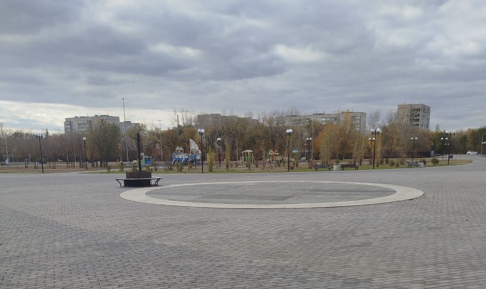 На этом месте ранее находился борцовский ковер