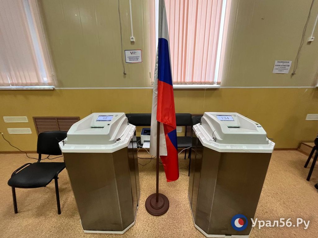 На избирательном участке на территории гимназии №2 в Орске. 15.03.2024