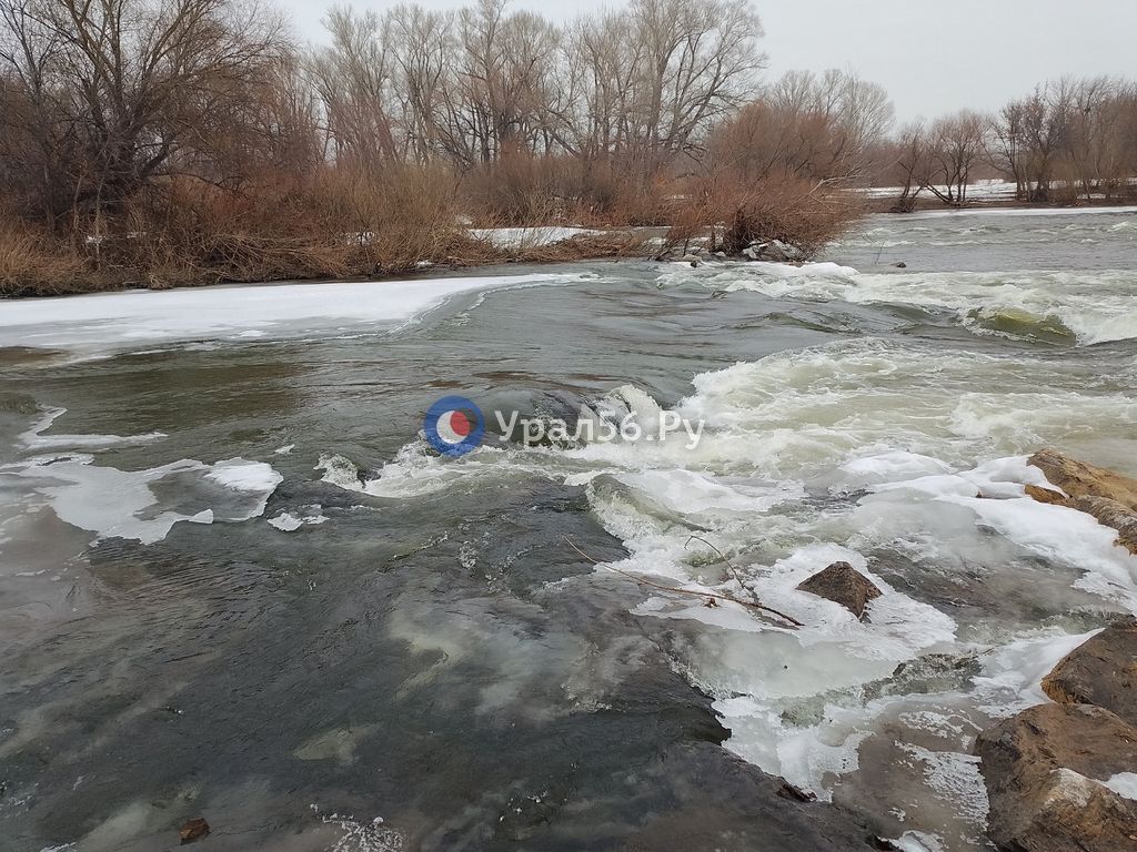 Река Урал ниже ириклинского водохранилища