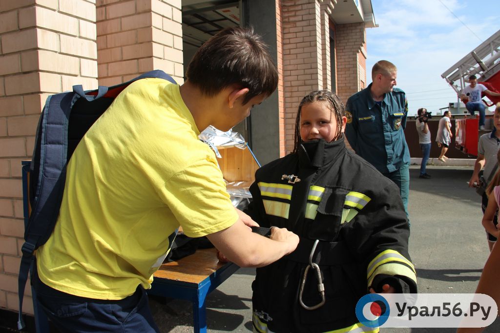 Орские спасатели провели день открытых дверей 