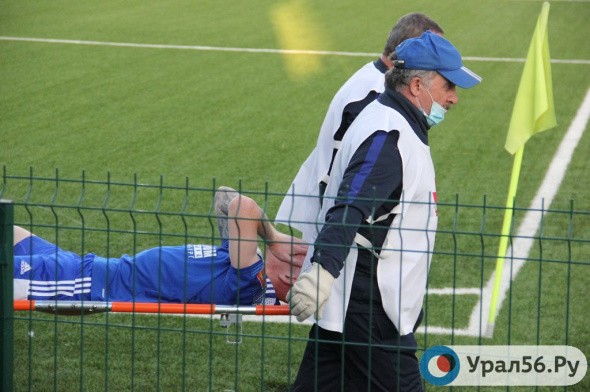 Полузащитник «Оренбурга» Александр Эктов получил серьезную травму головы в начале матча против «Балтики»