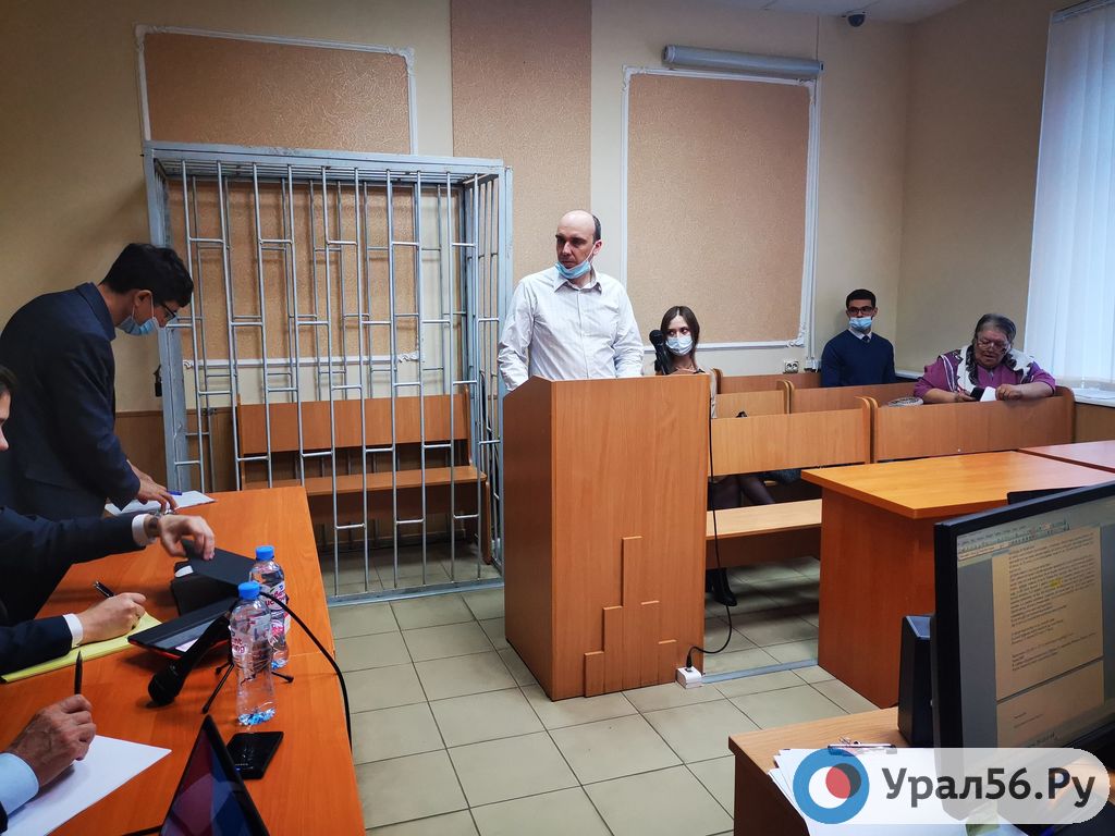 «Вы страдаете псевдологией?» Адвокат экс-министра образования Оренбургской области начал допрашивать главного свидетеля