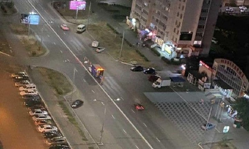 В Оренбурге на ул Салмышской подкорректировали дорожную разметку так, чтобы можно было повернуть во двор