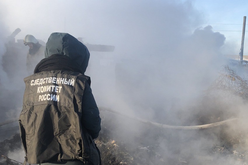 На месте сгоревшего дома, фото: СУ СК России по Оренбургской области