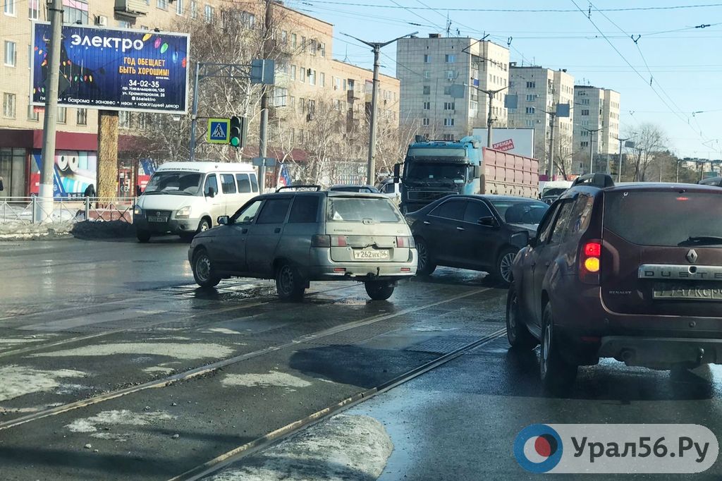 Перекресток пр. Ленина и ул. Тагильской в Орске, фото из архива