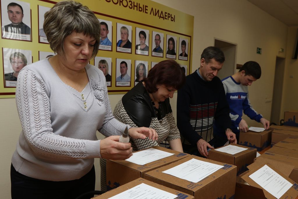 Профсоюз Уральской Стали провел традиционную акцию «Посылка солдату»