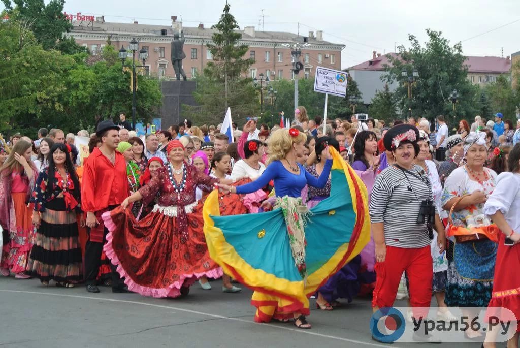 Население орска на 2024 год. Орск день города. Орск население. Город Орск население. Оренбург день города праздник.