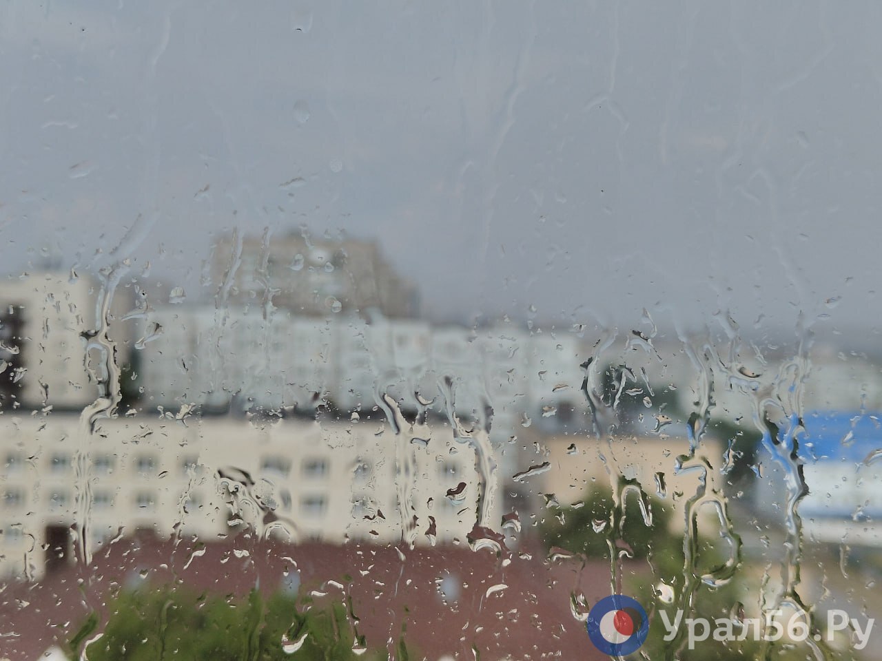 Дождь в Оренбурге. Фото из архива