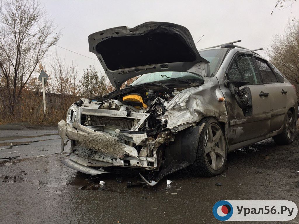 Серьезное ДТП в Орске: водителей госпитализировали