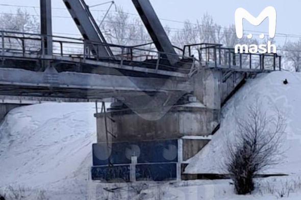 В Самарской области произошел подрыв опоры железнодорожного моста. Задержан поезд Москва - Орск 
