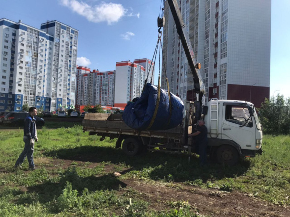 В Оренбурге демонтировали нелегальный батут в ЖК «Времена года», который работал несколько лет