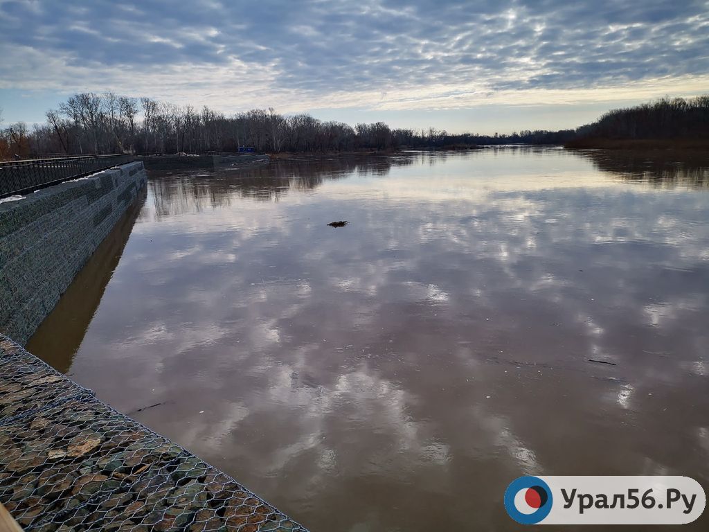 Река Урал, Оренбург, апрель 2022 года