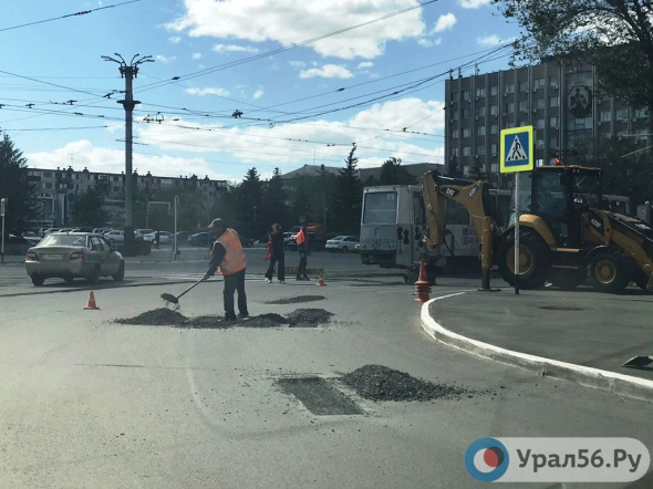 Местные подрядчики добровольно отказались выходить на гарантийный ремонт дорог Орска